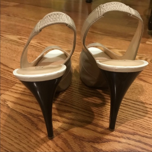 GUESS Nude Peep Toe Patent Leather Pumps 9.5 - Picture 5 of 7